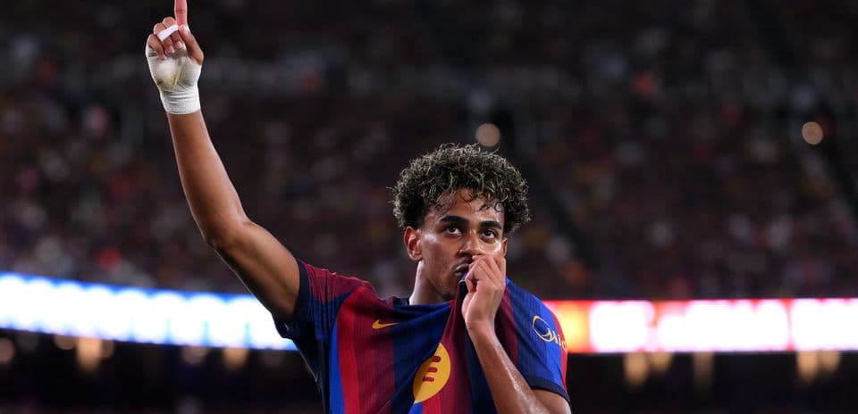 Lamine Yamal exige que el Barcelona apunte a la gloria en la Champions League Lamine Yamal exige que el Barcelona apunte a la gloria en la Champions League