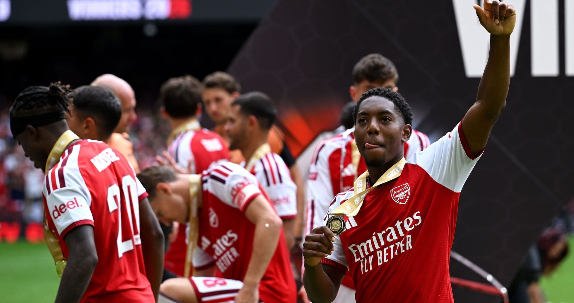 Alan Pardew considera que Arsenal domina claramente a sus rivales de la Premier tras ganar la Community Shield Alan Pardew considera que Arsenal domina claramente a sus rivales de la Premier tras ganar la Community Shield